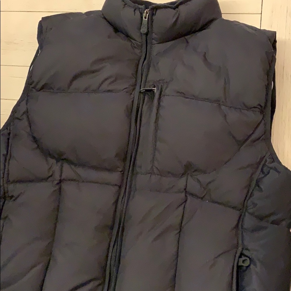 Gap Men’s Black Puffer Vest: Size Large